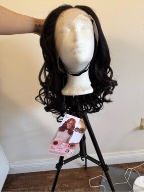 Synthetic Lace Front Wig - Outre “Shelby•